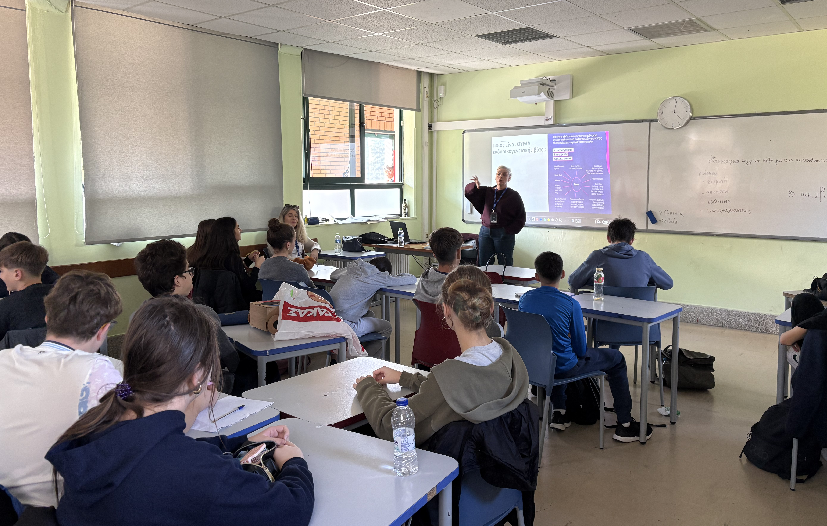 Το ΕΚΚΑ συζητάει με μαθητές για την ενδοοικογενειακή βία